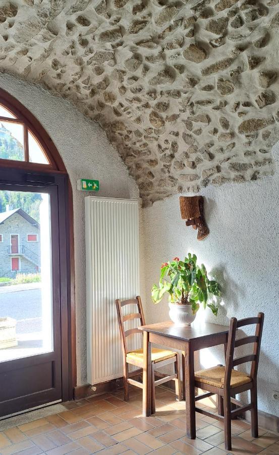Auberge Du Glandon Saint-Colomban-des-Villards Екстериор снимка